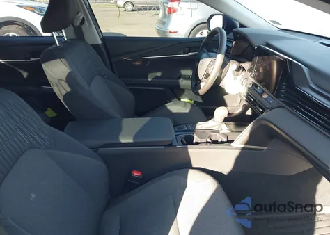 2025 Toyota Camry Le z USA, uszkodzony, nr VIN 4T1DAACK4SU619368